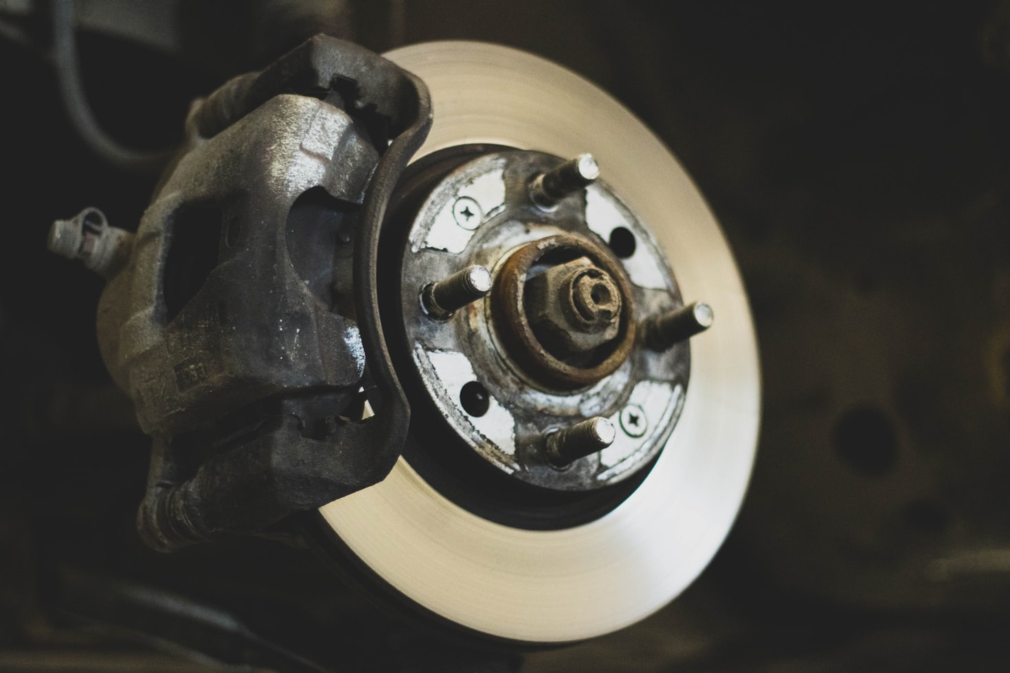 Brake Problems: Tell-Tale Signs You Should Know