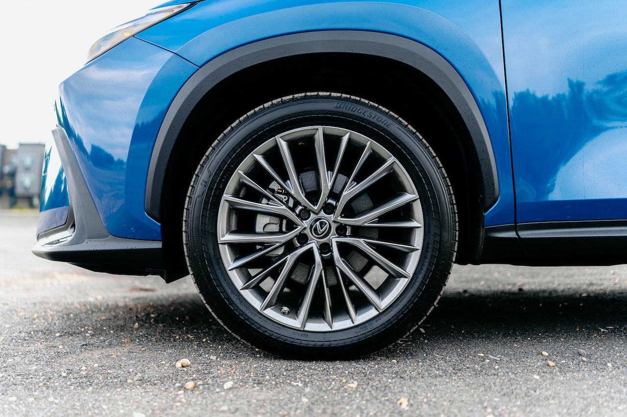 Signs and Symptoms That Indicate Tire Replacement Is Due