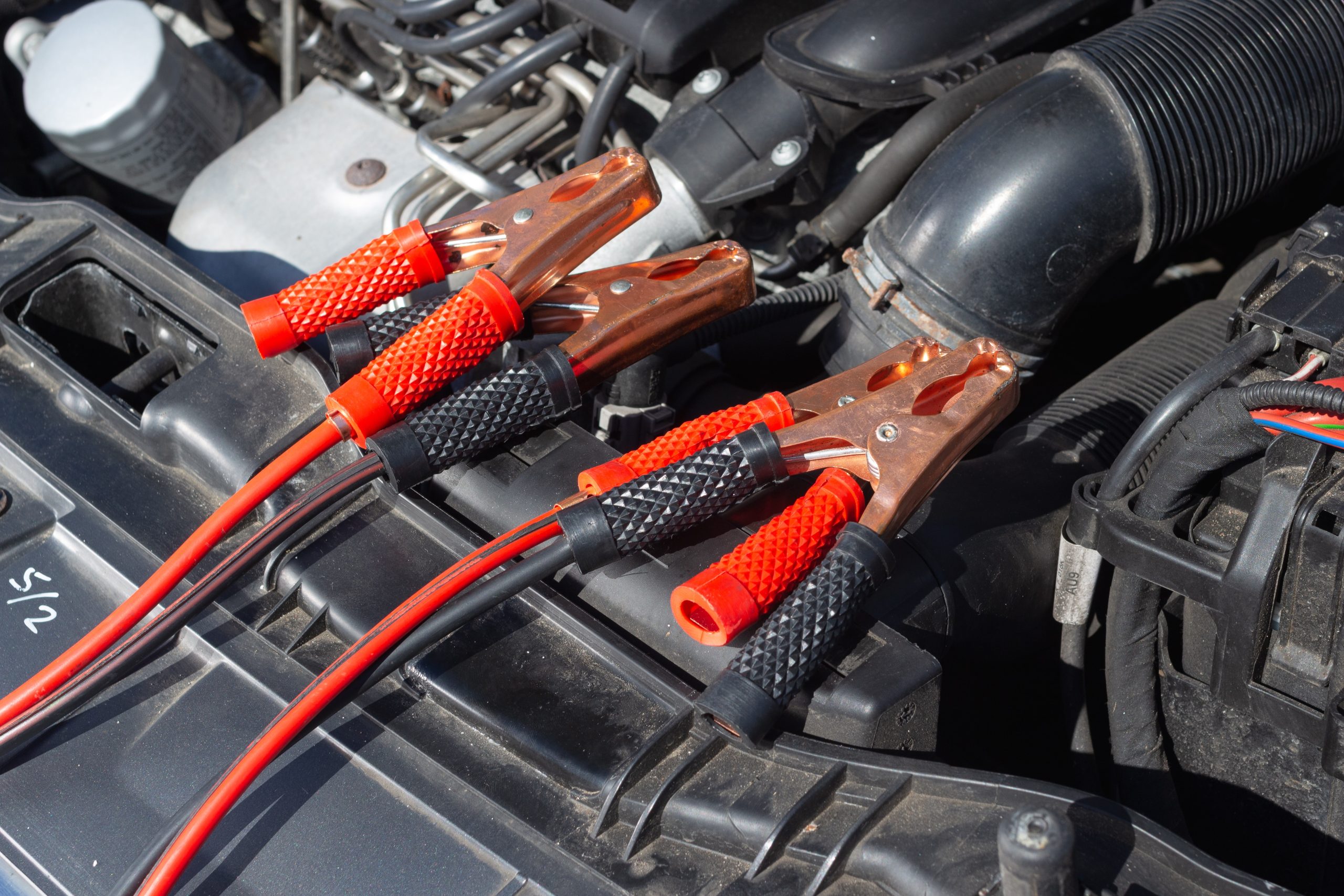 4 Alarming Signs Your Automobile Has a Failing Battery