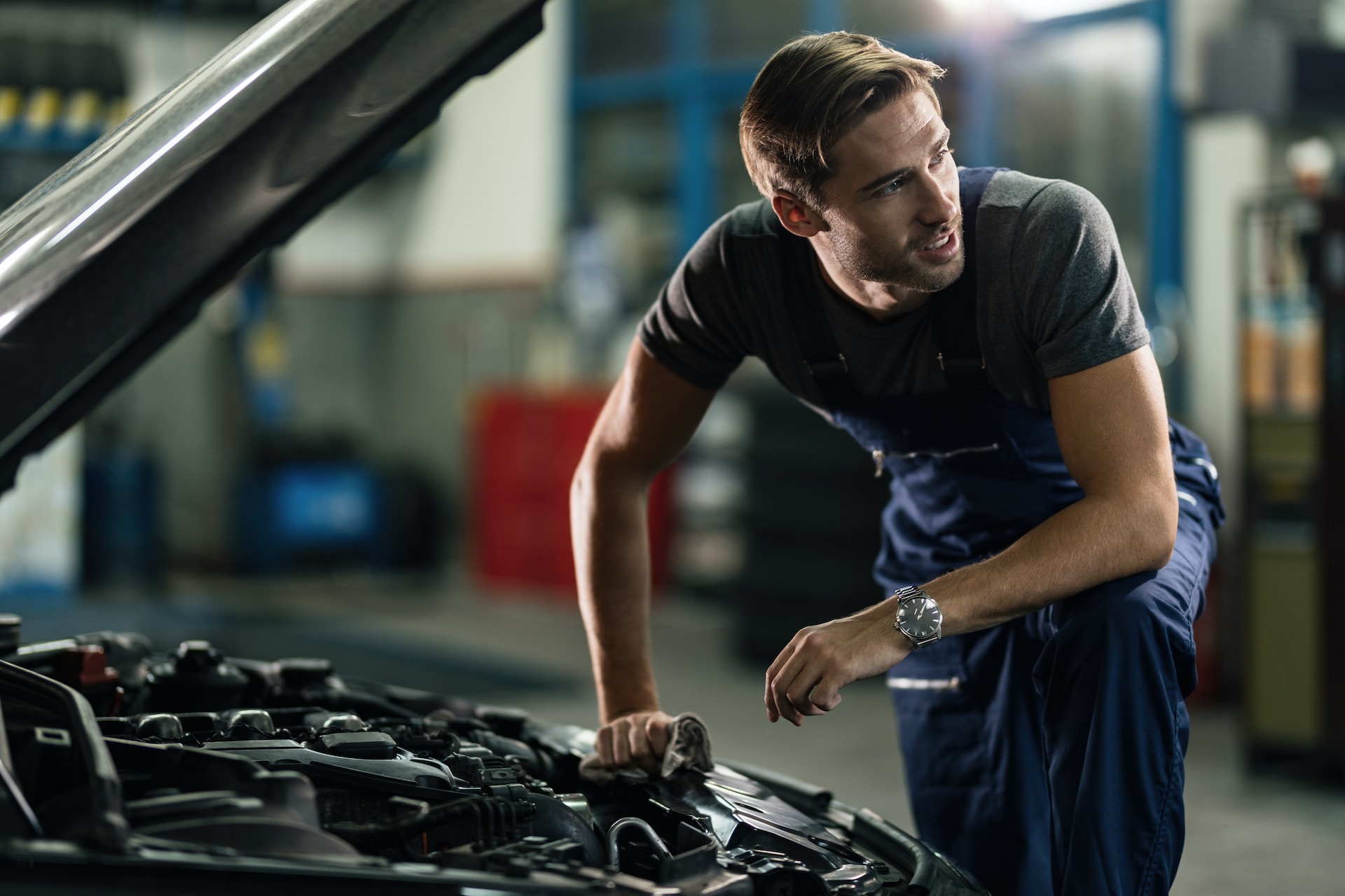 Telltale Signs Your Car Needs an Oil Change: A Guide