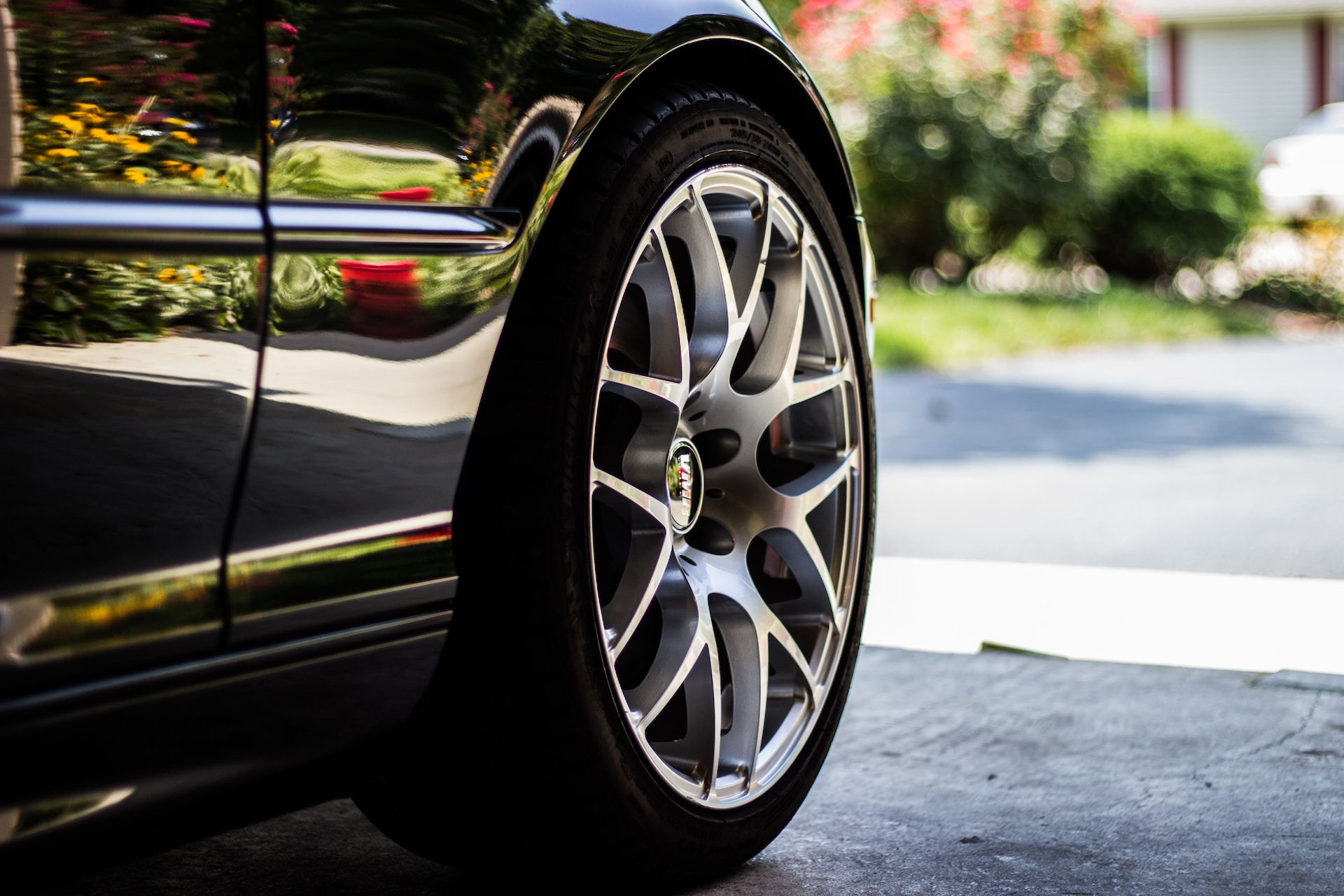 Changing Wheels: 5 Facts to Consider before Buying Tires